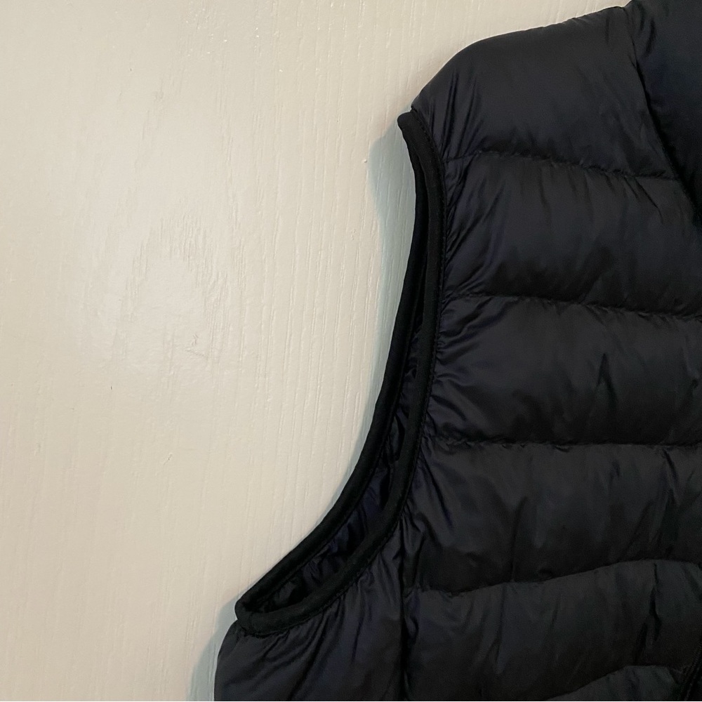 Uniqlo Black Light Weight Water Resistant Down Filled Puffer Quilted Vest XL - Picture 5 of 10